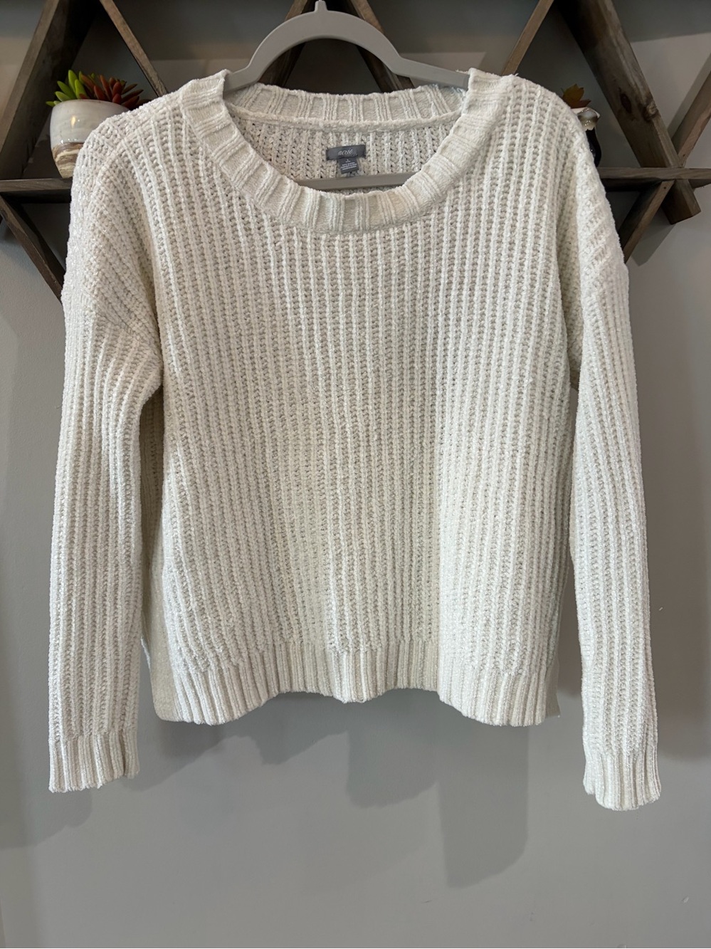 Aerie soft ivory knit sweater. Size small.